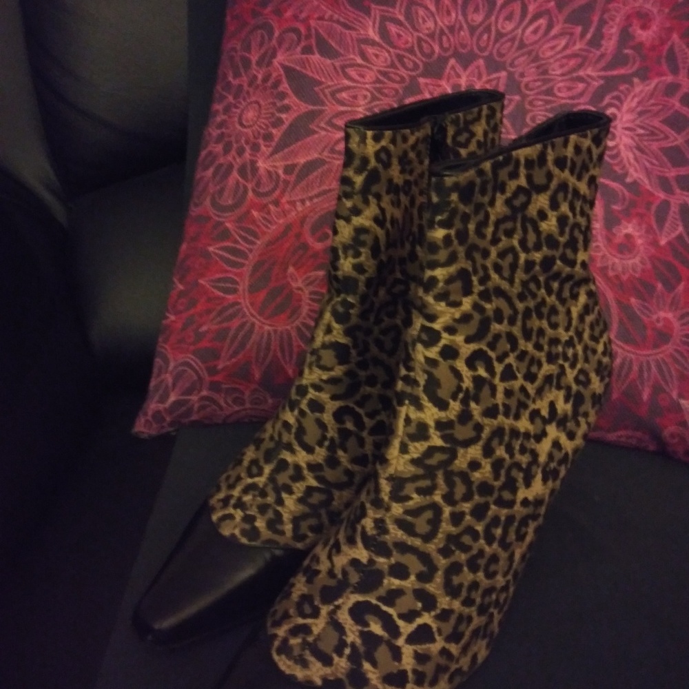 Leopard Boots - Picture 2 of 2